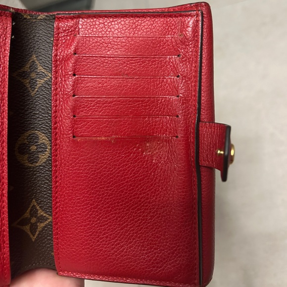 Louis Vuitton Wallet - Picture 16 of 17